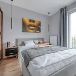 Milionowa Apartments - Parking, Balcony And Workspace - By Rentujemy