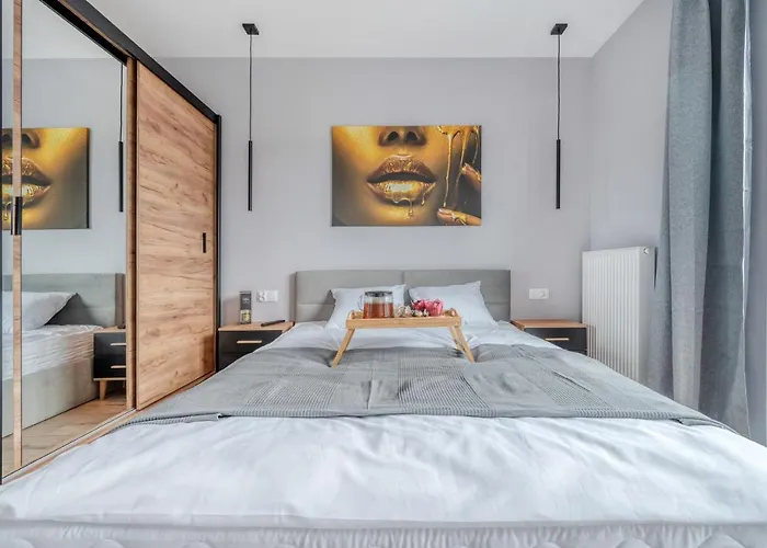 Milionowa Apartments - Parking, Balcony And Workspace - By Rentujemy
