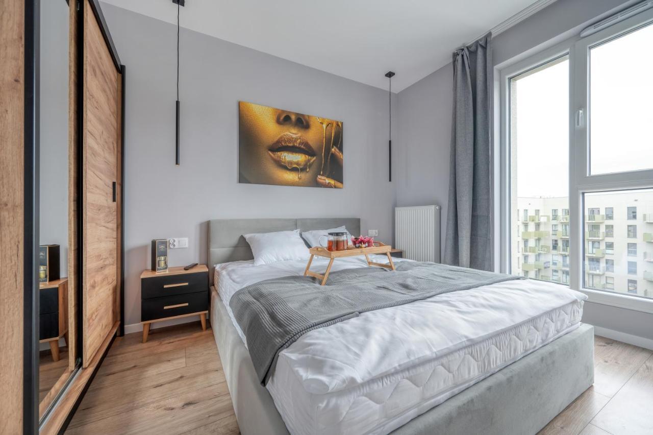 Apartament Milionowa - Parking, Balcony And Workspace - By Rentujemy